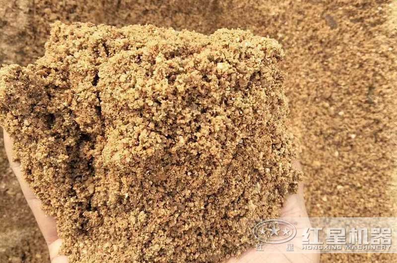 鵝卵石制成的機(jī)制砂，比天然砂還好用